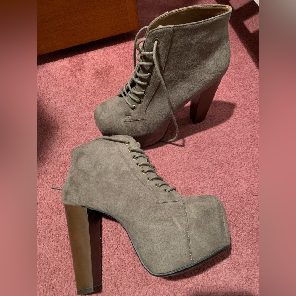 Womens Boots